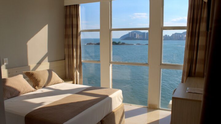 Hotel no Guarujá oferece tarifas especiais com vista para o mar