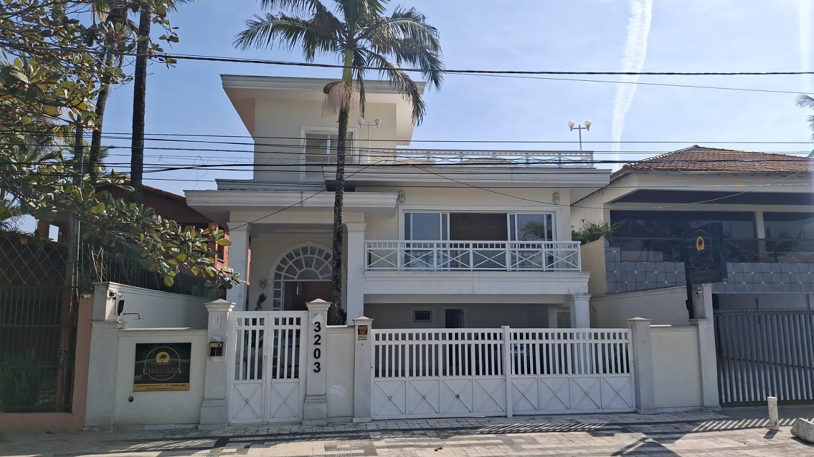 Charme e exclusividade à beira-mar fazem do Enseada Premium Suítes um refúgio no Guarujá